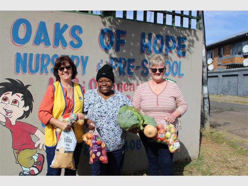 The Alberton Lions Club held a World Hunger Day project aimed at supporting vulnerable members of the community by distributing food and essential groceries to local creches and families in need