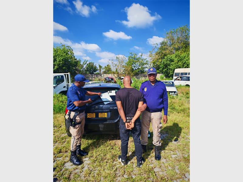 A man was arrested at the Alberton EMPD Vehicle Pound after officers allegedly discovered that an RC1 certificate presented during the release of an impounded vehicle was fraudulent.