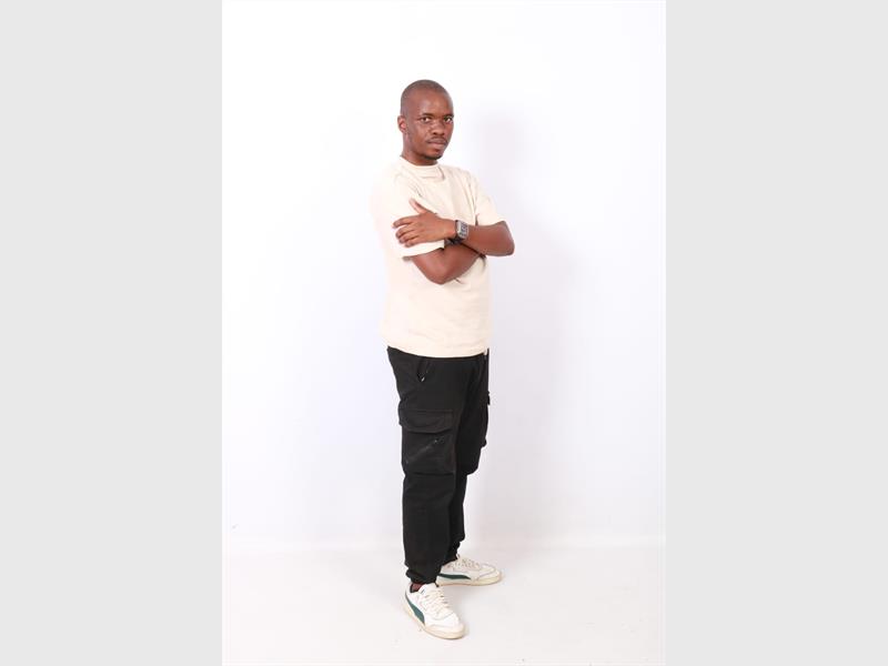 Inspired by his own experiences growing up without a father, Alberton author Phuti Seboni’s new Sepedi book Gobaneng Hle, Tate? explores poverty, abandonment and the impact of absent fathers on children and families.