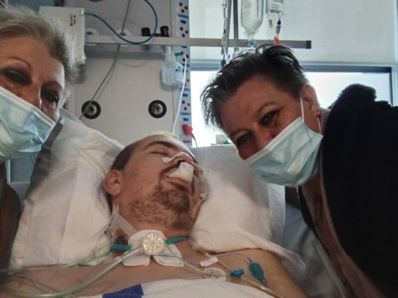 After months of uncertainty and a life-threatening illness in China, 25-year-old Divan Aucamp has finally returned home to Alberton, marking an emotional milestone for his family and the community that rallied to bring him back safely.