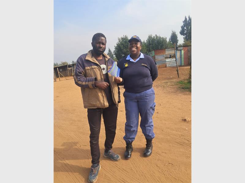 Kliprivier SAPS visited the Pills Farm informal settlement to conduct a door-to-door crime awareness campaign aimed at strengthening community relations and promoting safer neighbourhoods