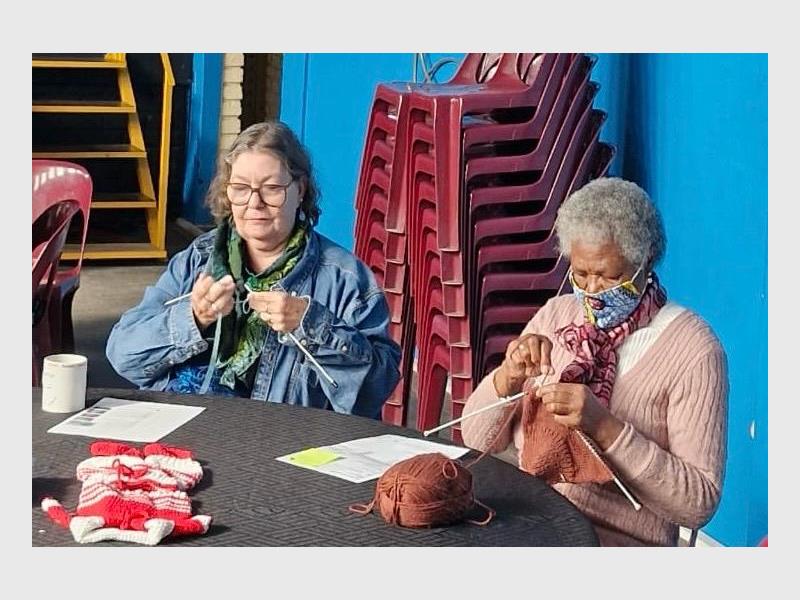 Residents are invited to spend a morning crafting with purpose as the Alberton Methodist Church Women’s Auxiliary prepares heartfelt decorations for the Temporary Place of Safety, helping create a warm and welcoming environment for those in need.