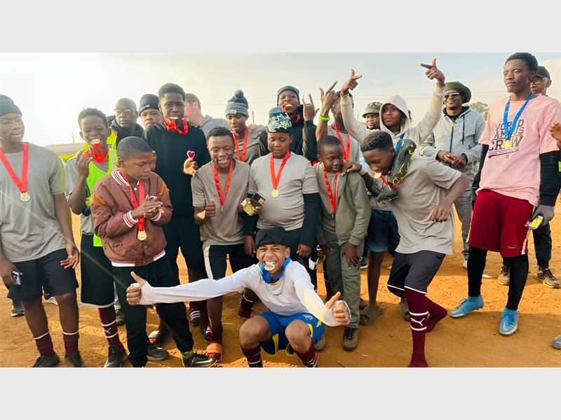 Alberton SAPS brought together young people, law enforcement and community partners at the Rondebult Sports Ground for a Sports Against Crime event aimed at promoting healthy lifestyles and safer communities.