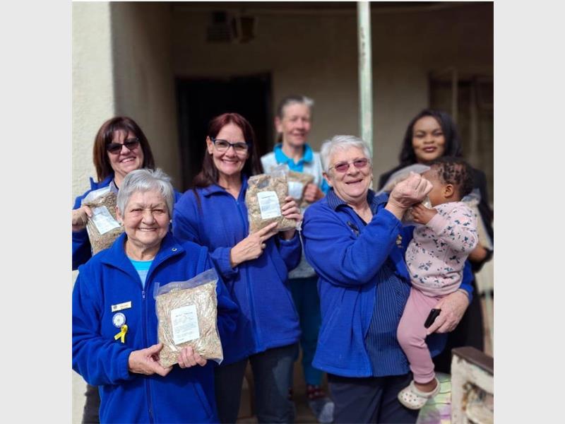 Alberton Lions Club is calling on the community to honour Mandela Day by donating R67 to help provide nutritious meals for SASSA pensioners and children at local creches.