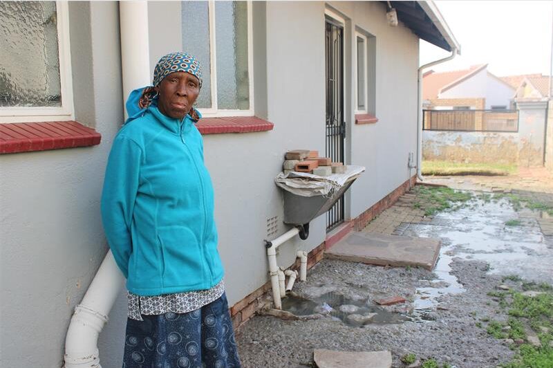 After more than three weeks of living with overflowing sewage, 67-year-old Emely Motaung has finally seen progress. The City of Ekurhuleni repaired the sewer but the family is still waiting for the area to be cleaned.