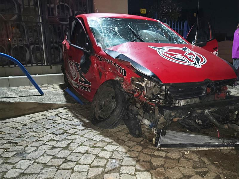 Dashcam footage appears to show the security vehicle had the right of way after a Volkswagen Polo allegedly skipped a red light, leaving two officers fighting for their lives in ICU.