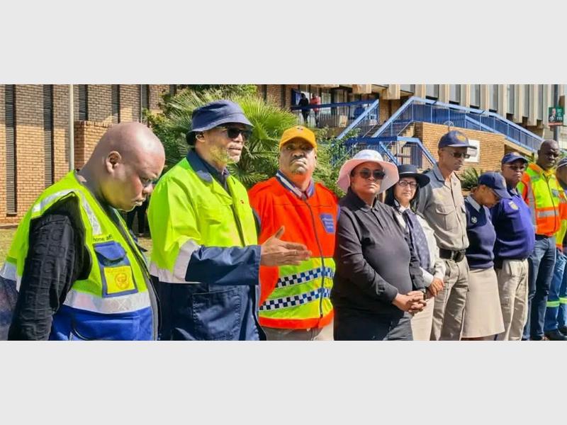 Deputy ministers and Ekurhuleni Mayor Nkosindiphile Xhakaza led a multidisciplinary operation aimed at enforcing labour and immigration laws and workplace safety standards.