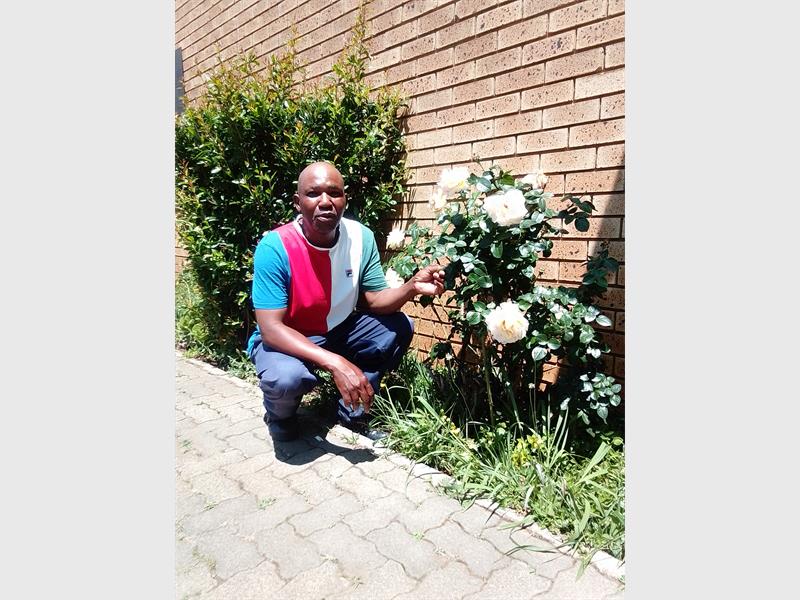 The DA candidate identifies potholes, power outages and sewage spills as key challenges and outlines plans to improve municipal accountability and community safety.