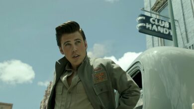 Elvis still 1