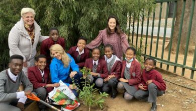 EllaBellaandCatheri_97512