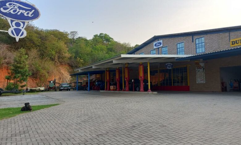 White River Auto Museum (1)_1800x1800