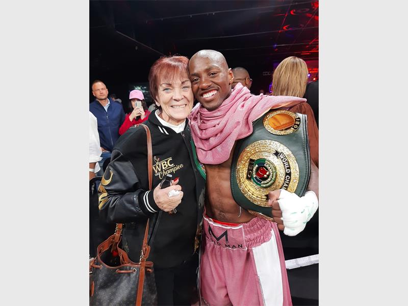 South African star delivers fifth-round TKO at Emperors Palace, handing the Filipino his first career stoppage loss.