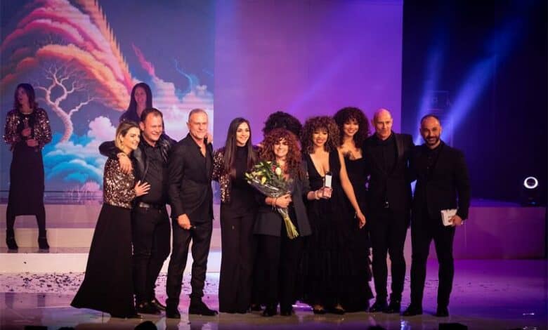 Irene De Fonseca takes home the top title at the Twincare HSOTY Awards 2025, celebrating her work in transforming the curly hair industry with passion and education.