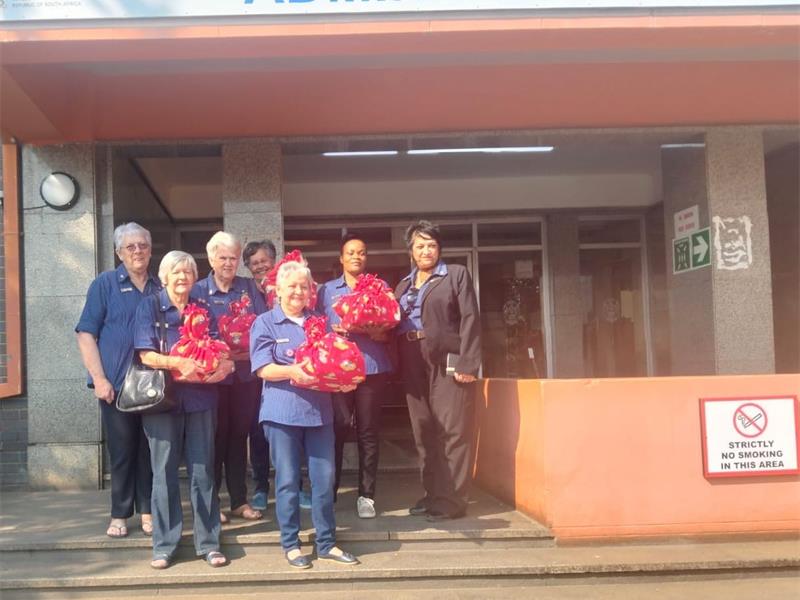 Breastfeeding Awareness Month at South Rand Hospital ended on a high note as Alberton Lions Club handed over baby hampers and care bags to support moms and newborns.