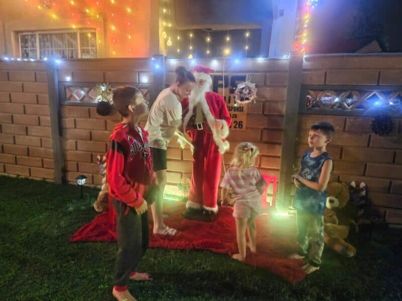 A festive community event in Mayberry Park saw children enjoy Santa, sweet treats and Christmas cheer as Brackendowns CPF and local partners came together to spread joy.