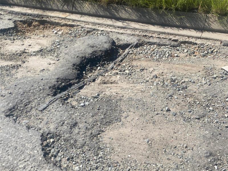 Partial pothole repairs by JRA bring relief for Rand Airport Road motorists, but councillor says complete resurfacing is needed to fix the road.
