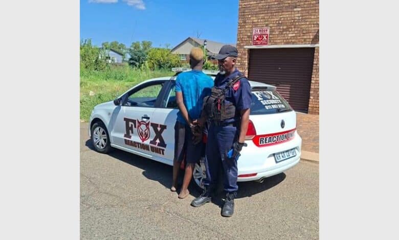 The criminal was handed over to the SAPS.