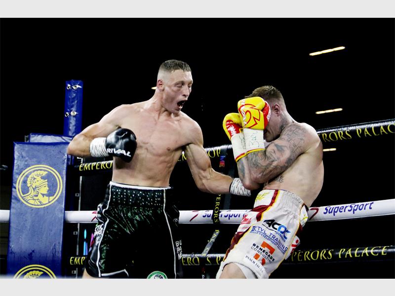 Thysse's technical mastery secures victory over Knapp in the South African boxing classic.