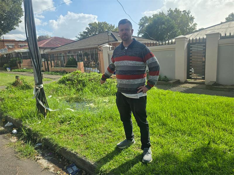 Joburg Water slammed for neglecting dangerous situation that burst pipe in Rosettenville is causing.