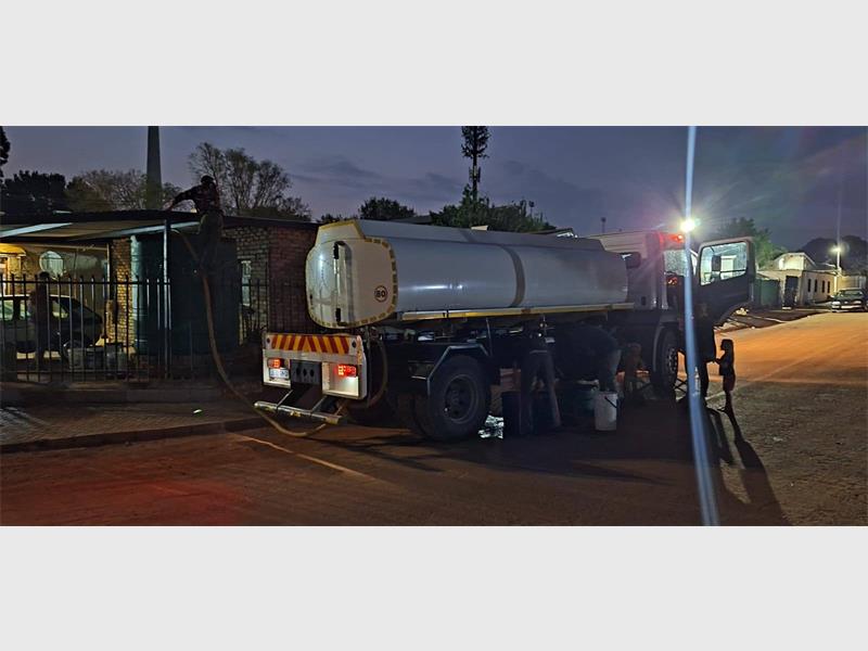 Ridgeway community launches mobile water tankers to give residents water during water cuts.