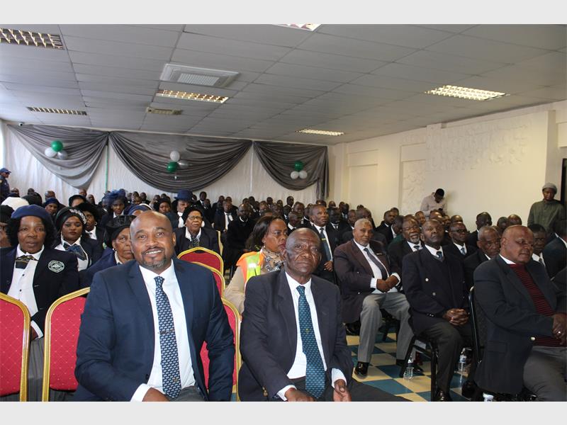 Gauteng Roads and Transport MEC Kedibone Diale- Tlabela has begun a programme of visiting taxi associations where they operate, with the first stop at the Faraday Taxi Association in La Rochelle. The engagement focused on taxi violence, operating license backlogs, illegal operators, infrastructure and other challenges facing the industry