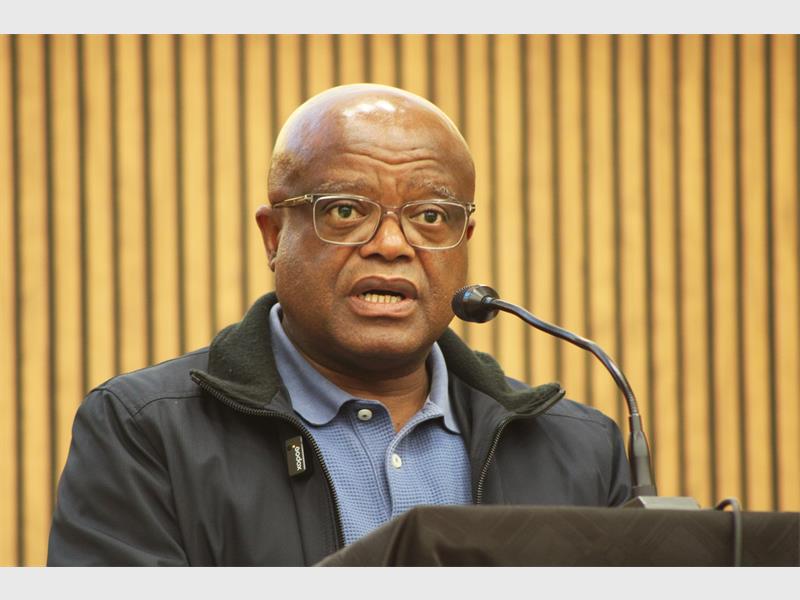 Morero takes the Minister into confidence about the current financial position of the city.