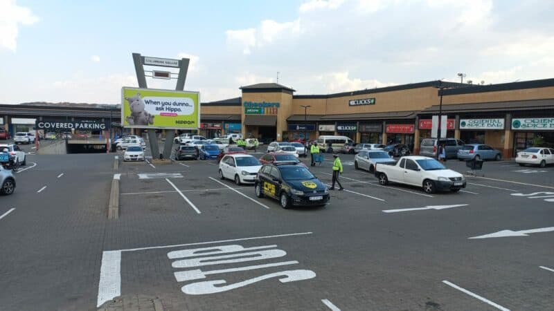Suspects allegedly rob a store before firing shots as they flee. Police intercept them, leading to a shootout before the suspects escape towards Kliprivier Road