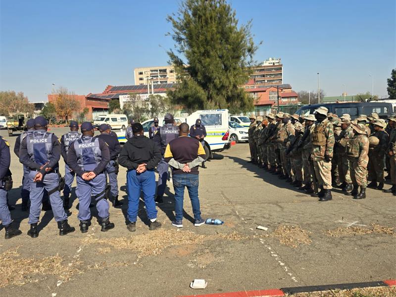 Integrated effort yields results as Gauteng police arrest hundreds in crime-fighting initiative.