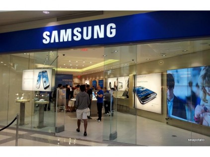New Samsung store opened at The Glen Shopping Centre.