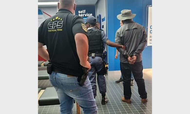Man arrested for impersonating a police officer | Comaro Chronicle