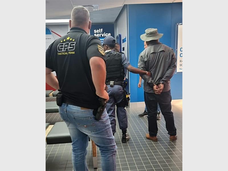 Man arrested for impersonating a police officer | Comaro Chronicle