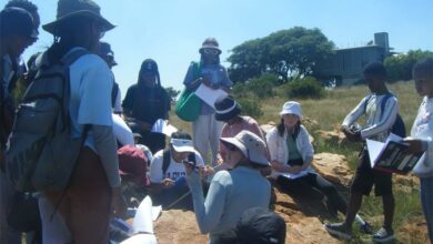 geologystudents2_79879