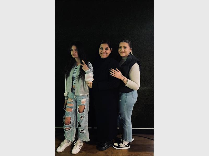 A fun-day event held at The Fives Balfour raised funds to support local mom Diane Smith in her fight against stage 4 cancer.