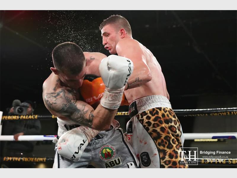 Middleweight boxer Donjuan van Heerden secured a major win at Emperors Palace, defeating Dean Promick to claim the African Boxing Union middleweight title.
