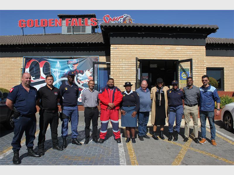 With support from local businesses and authorities, seniors in Mondeor were treated to a special breakfast, receiving essential safety advice and health screenings.