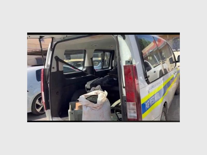 JMPD Tactical Reaction Unit busts Public Order Police members accused of extorting a zama zama and demanding R30 000 in illegal mining-related scheme.