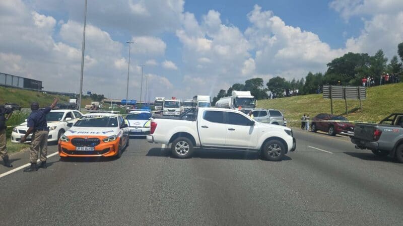 Shooting near Diepkloof Interchange leaves multiple people wounded; motorists are urged to take alternate routes