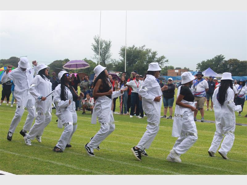 Rain could not wash away the unity, pride and determination that define Hoërskool President.