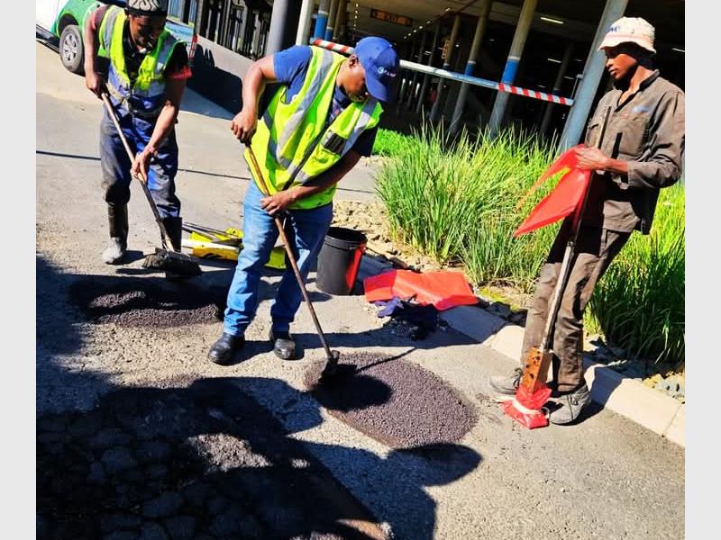In partnership with the SOJO Business & Tourism Helping Hands Foundation and Polyroads, the mall completed a CSI road-repair project using Bitcherman cold-mix asphalt to deliver safer, longer-lasting infrastructure for the community.