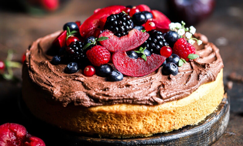 10 APRIL - SUNDAY SPOIL - Vegan plum sponge cake