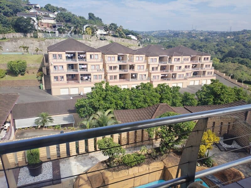 a view of a residential complex