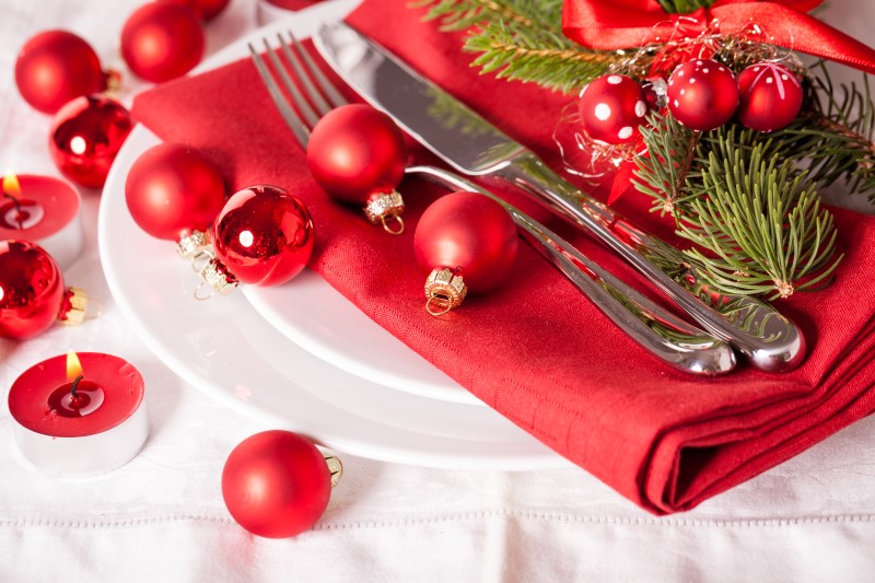 Red themed Christmas place setting
