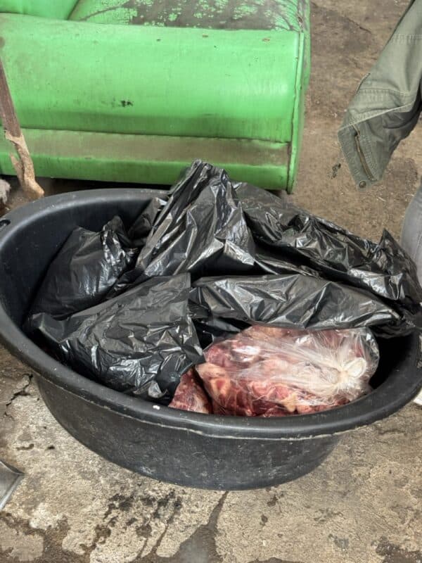 A take-away in ward 64 had their meat lying in a plastic container outside with a bin bag placed on top.