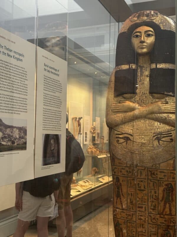 The British Museum keeps a large collection of mummies.