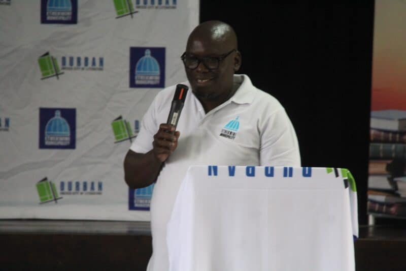 Wiseman Mkhize addressing the learners.