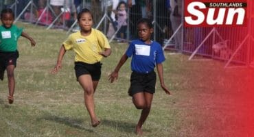 Lisakhanya Zondi and Melokuhle Zungu are neck and neck as they jolt to the finish line.