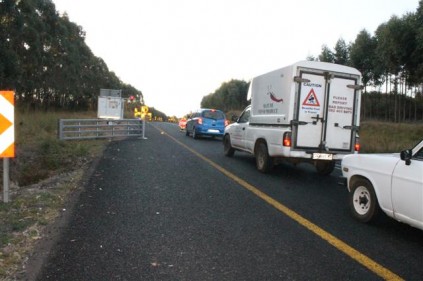 Motorists have had to contend with stop-and-go points like this on the R40 for months.