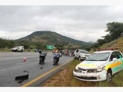 Die N4 is afgesper tot die ongelukstoneel opgeruim kon word.