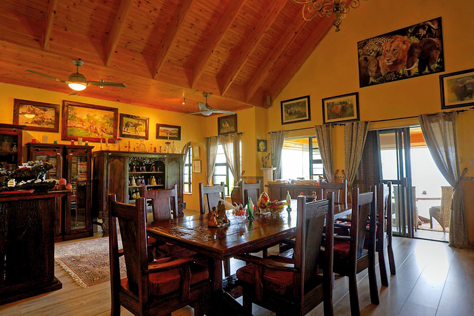 Rockies26Livingarea_21987 (Large)