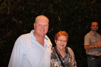 Mnr. Tom Farmer me. Neelta Farmer.